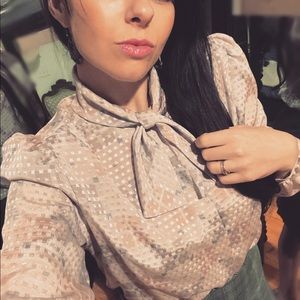 Sweet vintage blouse bow tie neck bell sleeve